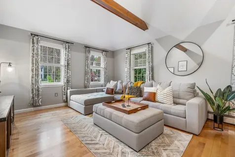 15 Springwood Drive Hooksett NH 03106
