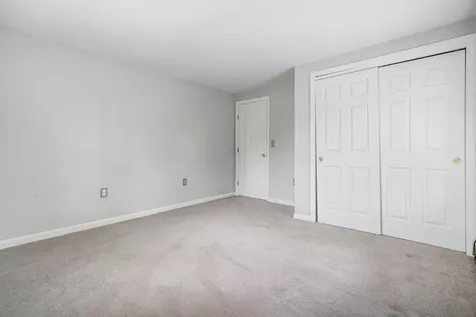 15 Springwood Drive Hooksett NH 03106