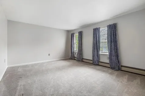 15 Springwood Drive Hooksett NH 03106