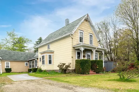 29 Brook Street Derry NH 03038