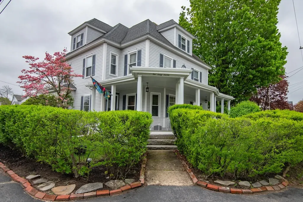 567 Lake Avenue Manchester NH 03103