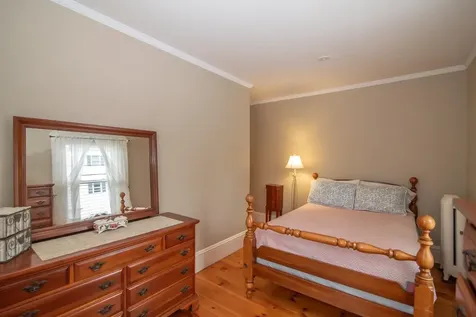 567 Lake Avenue Manchester NH 03103