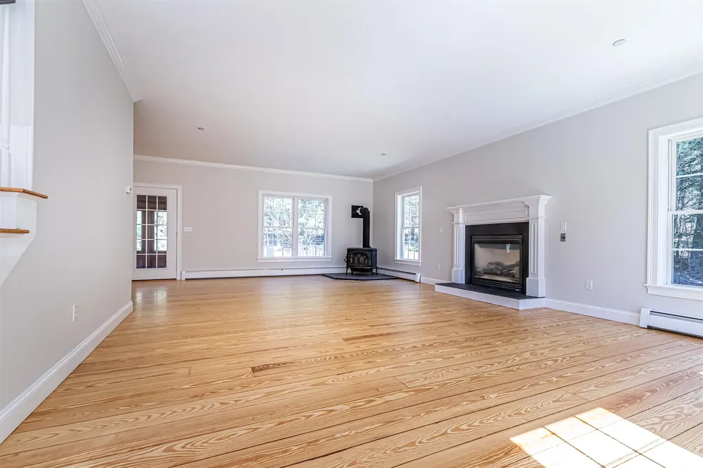 59 Monadnock Lane Peterborough NH 03458