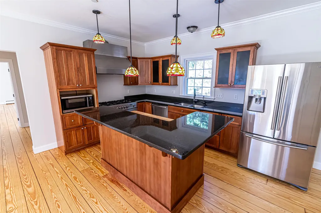 59 Monadnock Lane Peterborough NH 03458