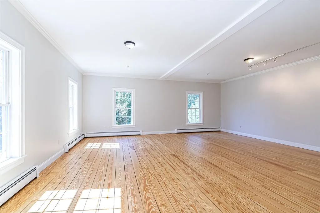 59 Monadnock Lane Peterborough NH 03458