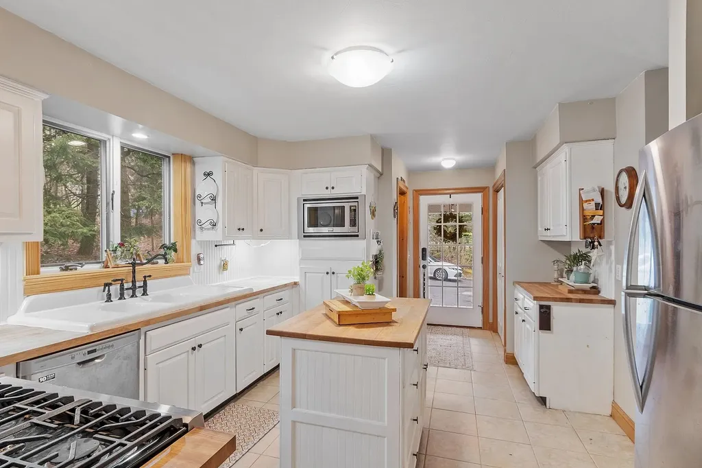 23 Skyview Circle Meredith NH 03253