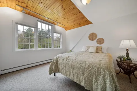 17 Durgin Drive Newton NH 03858