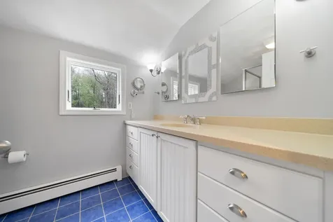 17 Durgin Drive Newton NH 03858