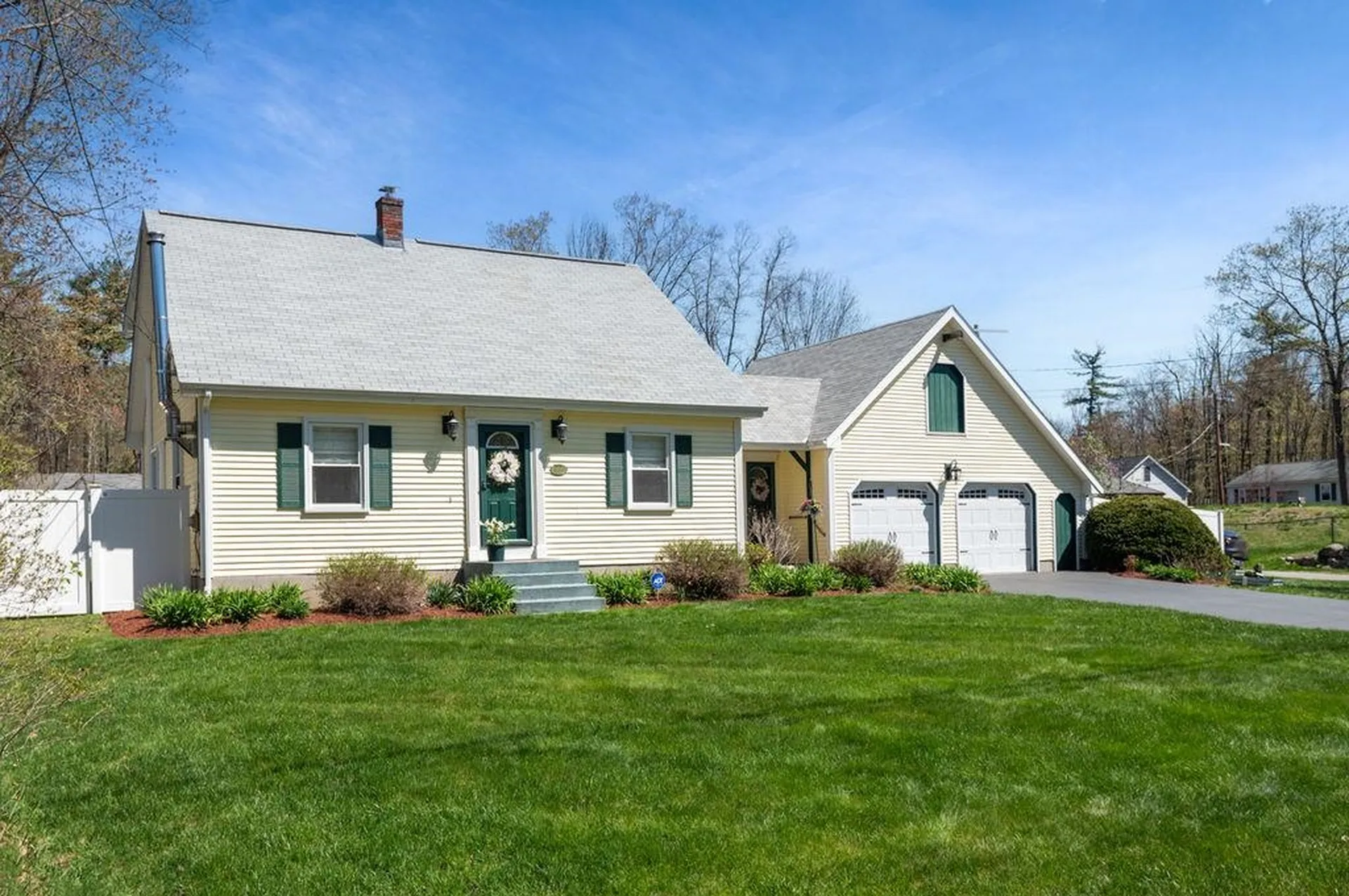 438 Manchester Road Auburn NH 03032