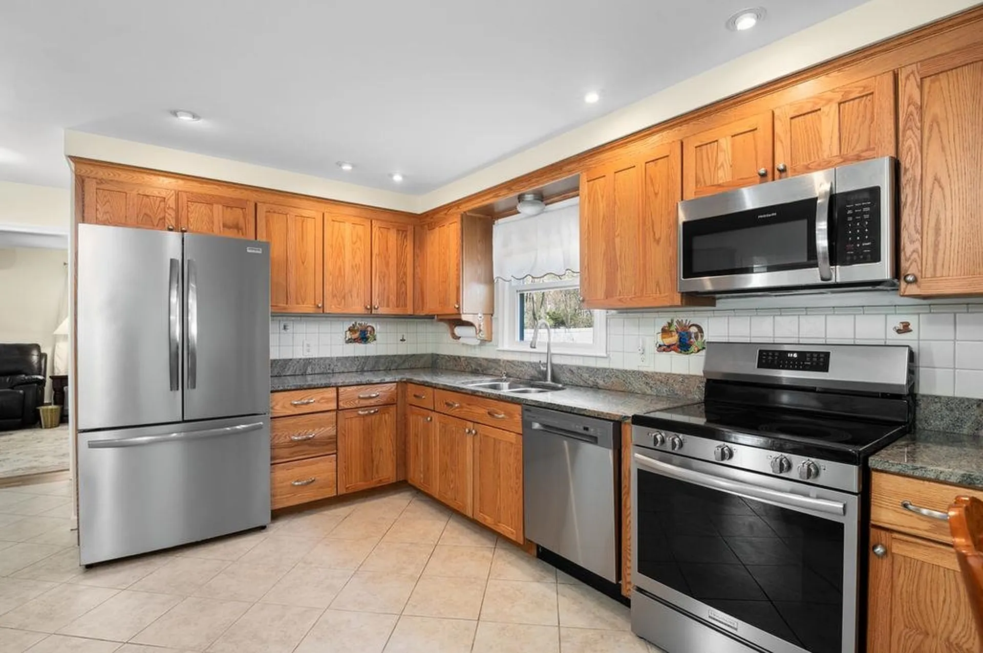 438 Manchester Road Auburn NH 03032