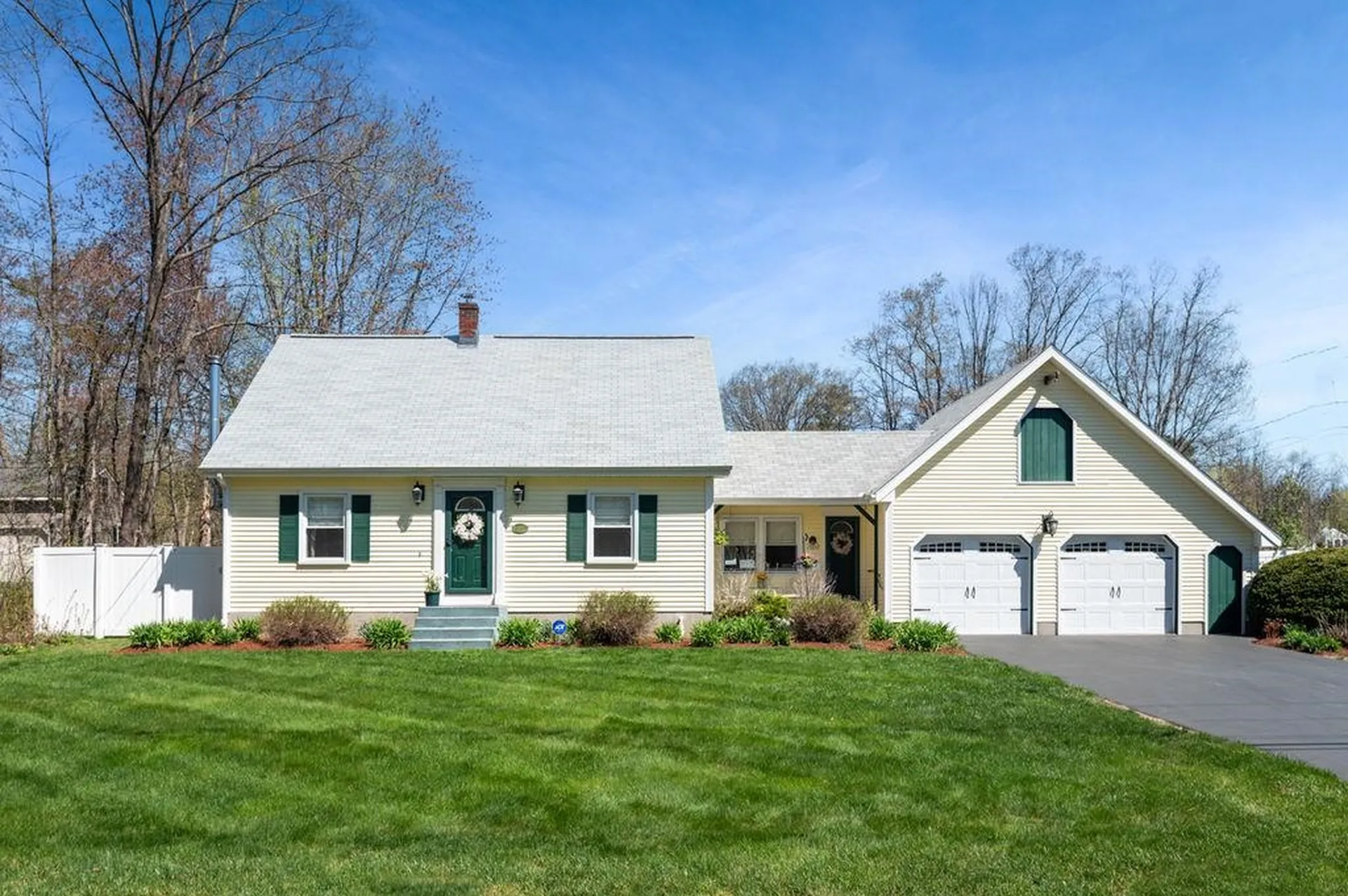 438 Manchester Road Auburn NH 03032