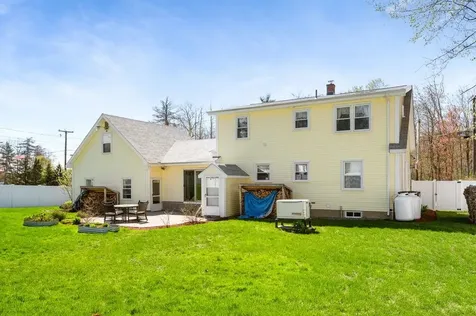 438 Manchester Road Auburn NH 03032