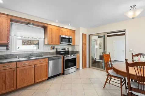 438 Manchester Road Auburn NH 03032