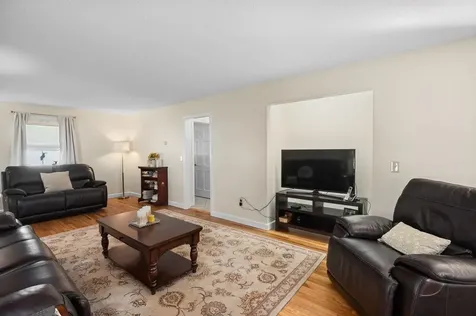 438 Manchester Road Auburn NH 03032