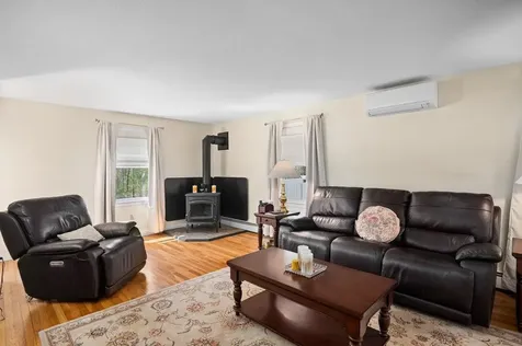 438 Manchester Road Auburn NH 03032