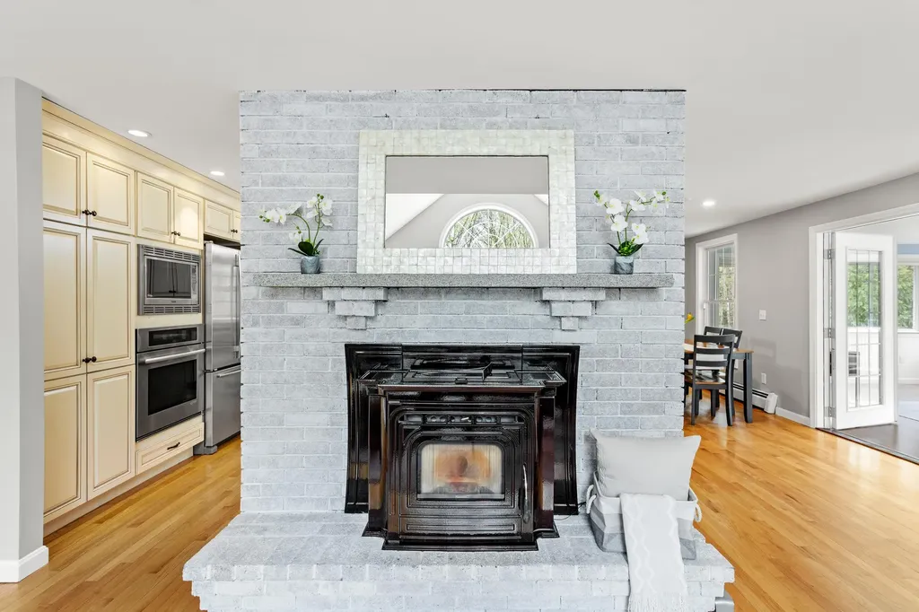 19 Ridgeview Drive Hooksett NH 03106