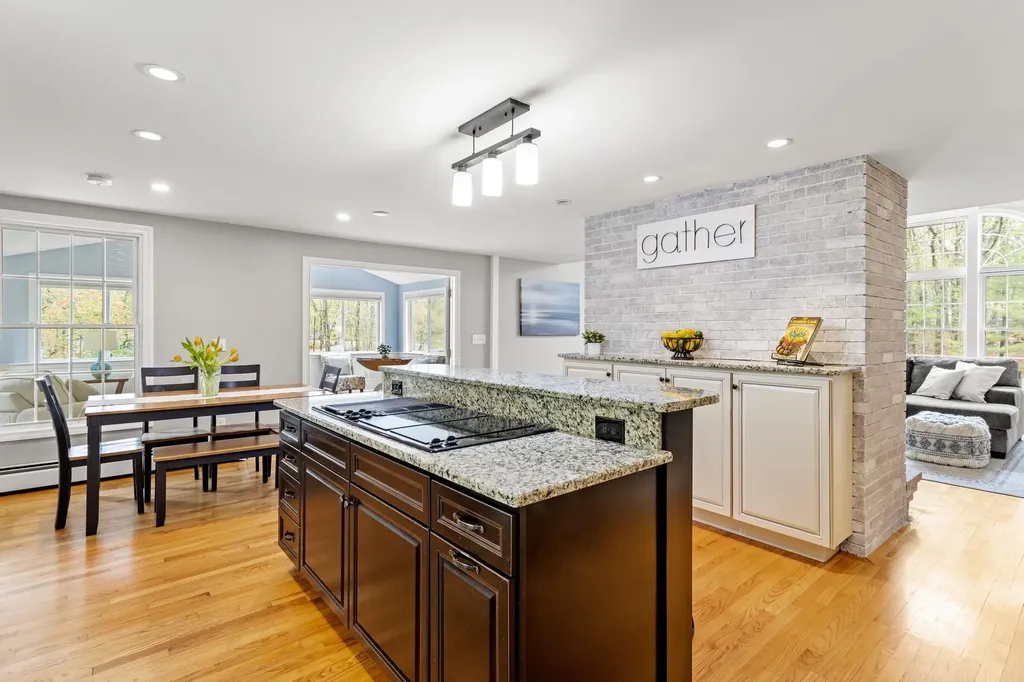 19 Ridgeview Drive Hooksett NH 03106