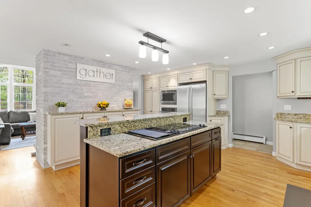 19 Ridgeview Drive Hooksett NH 03106