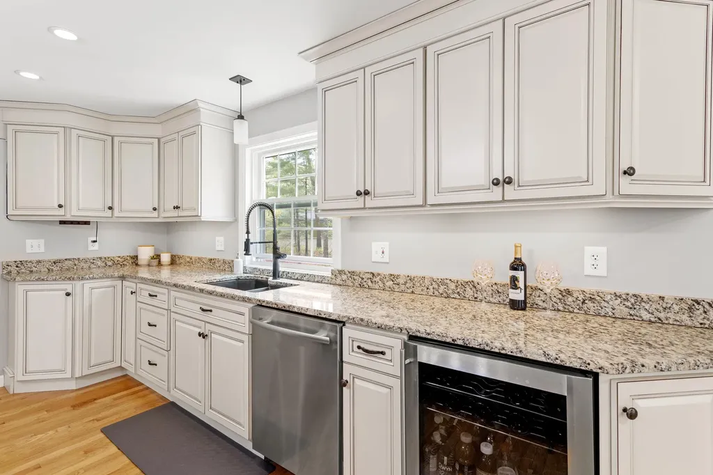 19 Ridgeview Drive Hooksett NH 03106