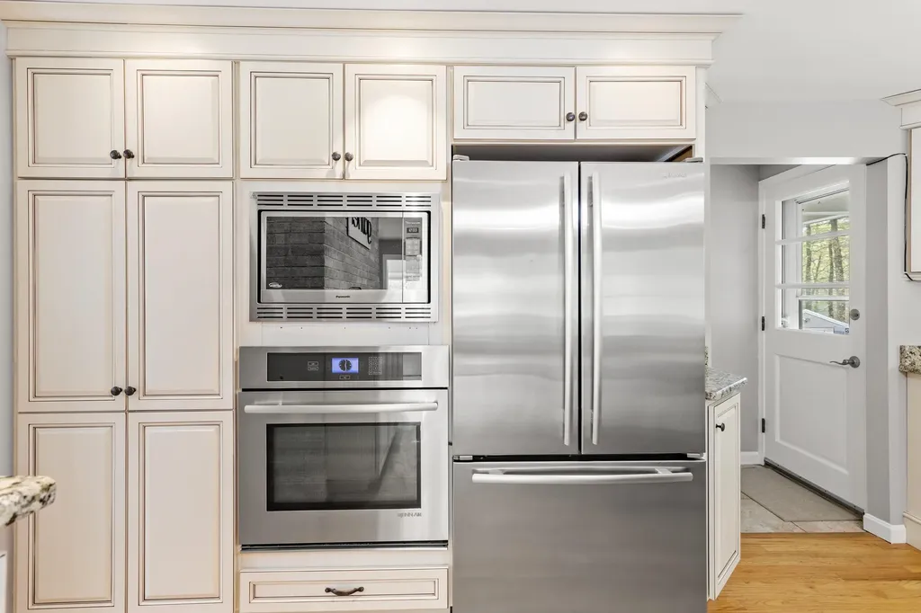 19 Ridgeview Drive Hooksett NH 03106