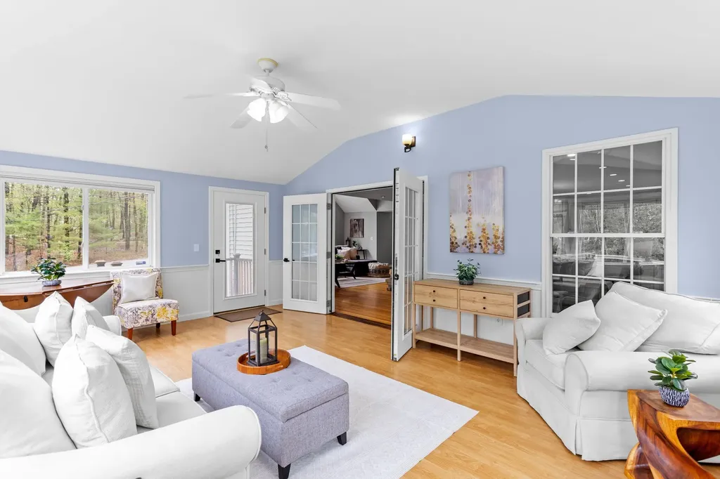 19 Ridgeview Drive Hooksett NH 03106