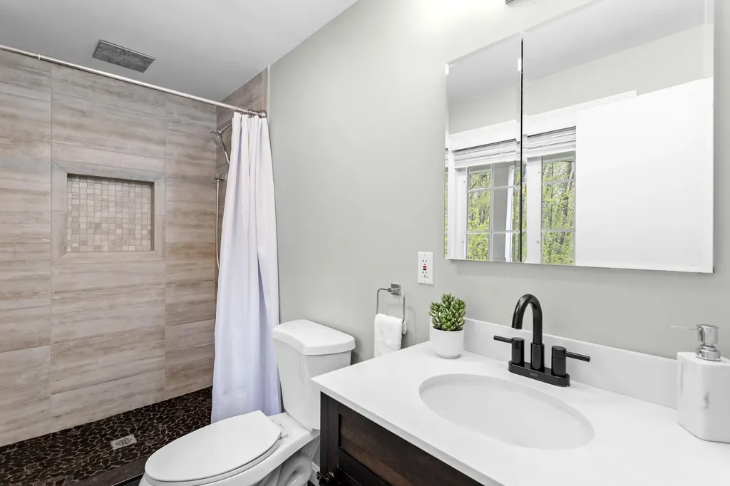 19 Ridgeview Drive Hooksett NH 03106