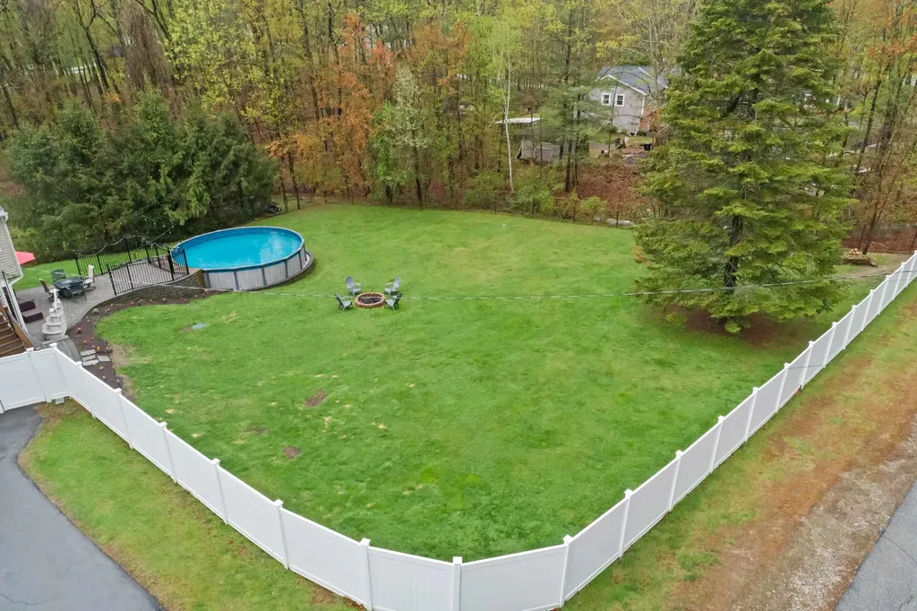 19 Ridgeview Drive Hooksett NH 03106