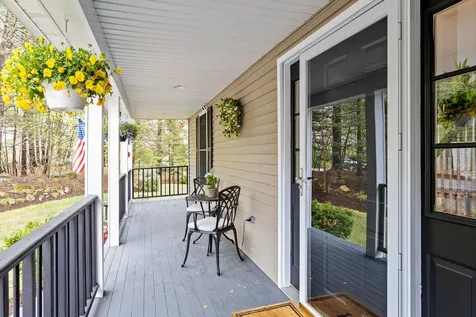 19 Ridgeview Drive Hooksett NH 03106
