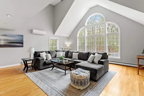19 Ridgeview Drive Hooksett NH 03106