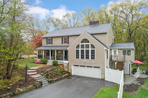 19 Ridgeview Drive Hooksett NH 03106