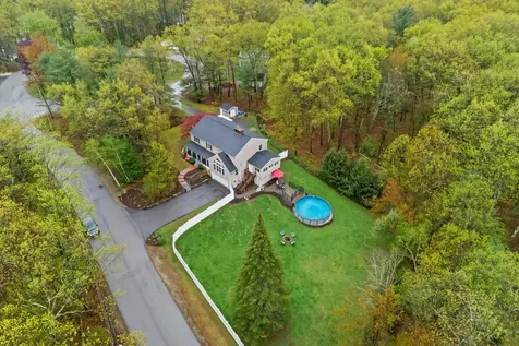 19 Ridgeview Drive Hooksett NH 03106