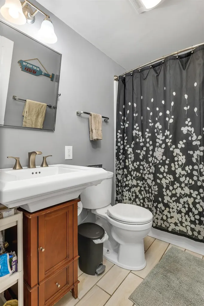 22 Hatch Corner Road Meredith NH 03253
