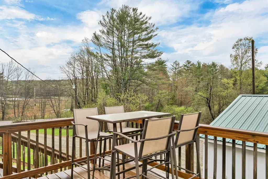 22 Hatch Corner Road Meredith NH 03253