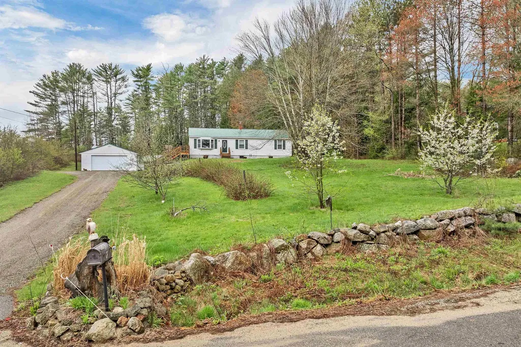 22 Hatch Corner Road Meredith NH 03253