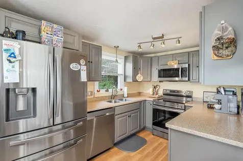 22 Hatch Corner Road Meredith NH 03253