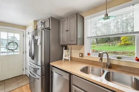 22 Hatch Corner Road Meredith NH 03253