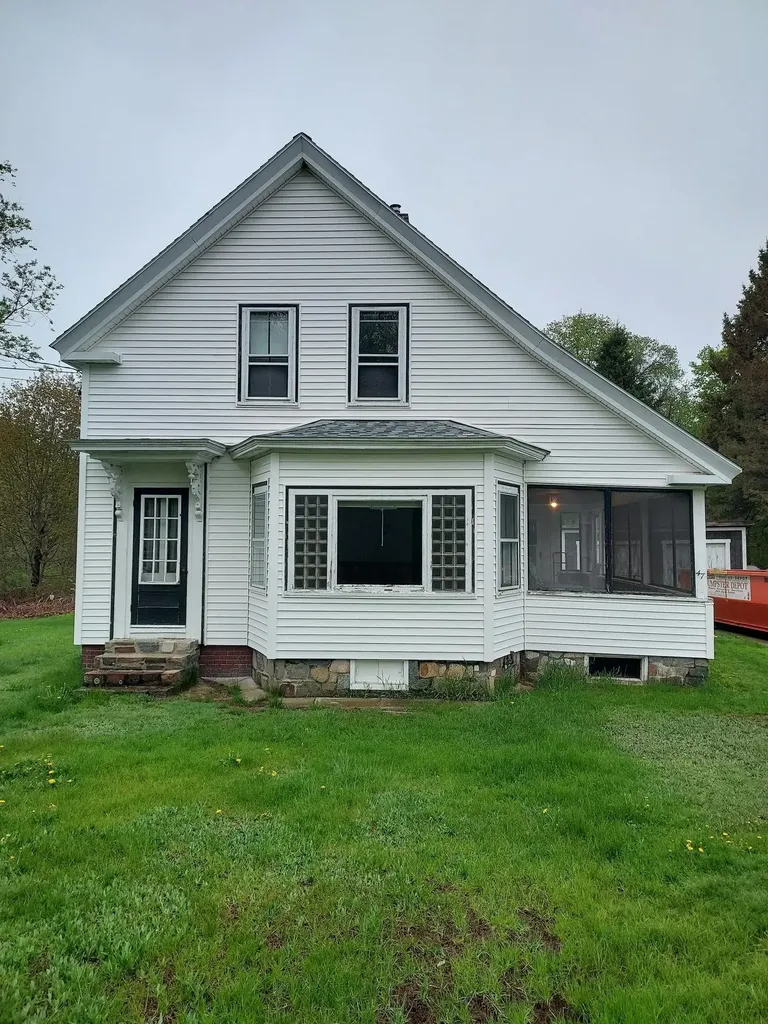 47 Street Laurent Street Epping NH 03042