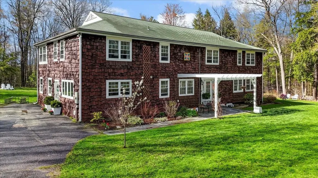 1295 Lime Kiln Road Charlotte VT 05445