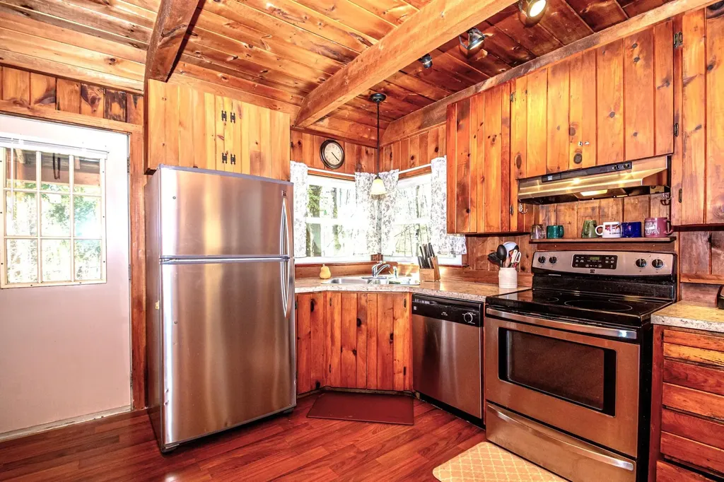 293 Thompson Road Conway NH 03860