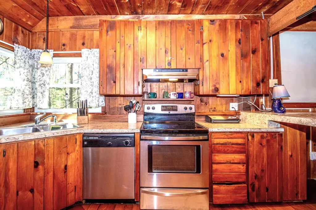 293 Thompson Road Conway NH 03860