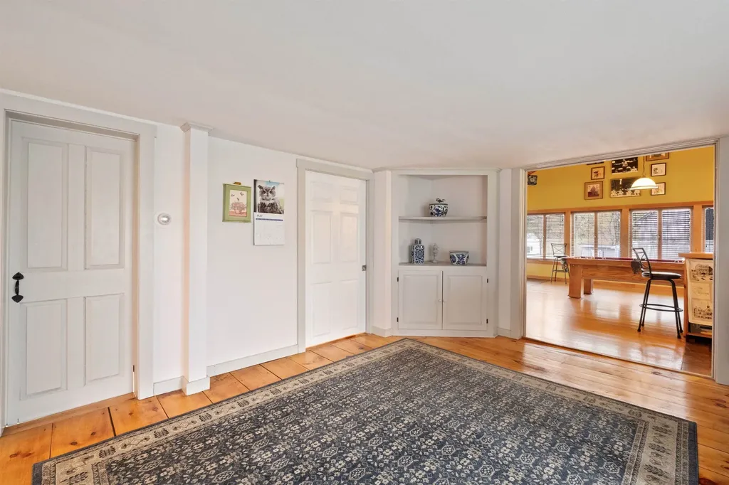 5 Couchtown Road Warner NH 03278