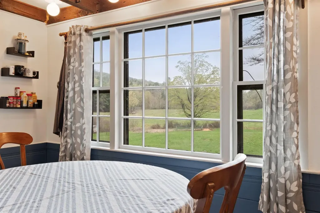 5 Couchtown Road Warner NH 03278