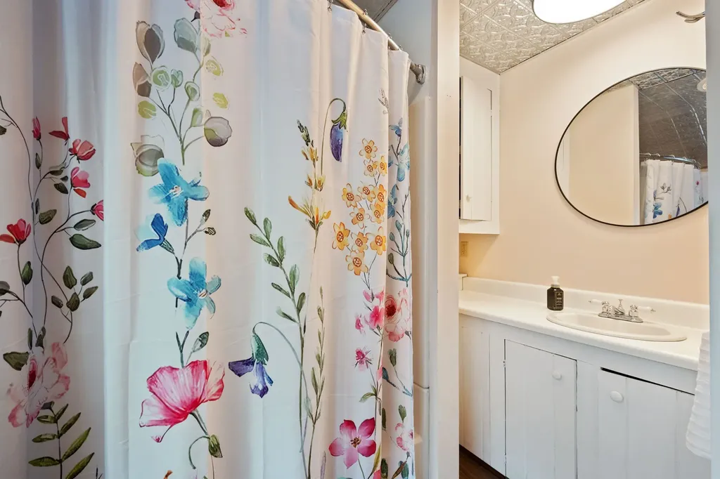 5 Couchtown Road Warner NH 03278