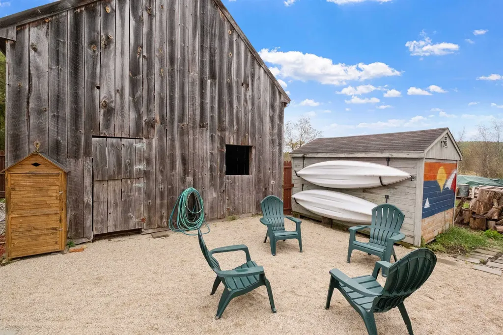 5 Couchtown Road Warner NH 03278