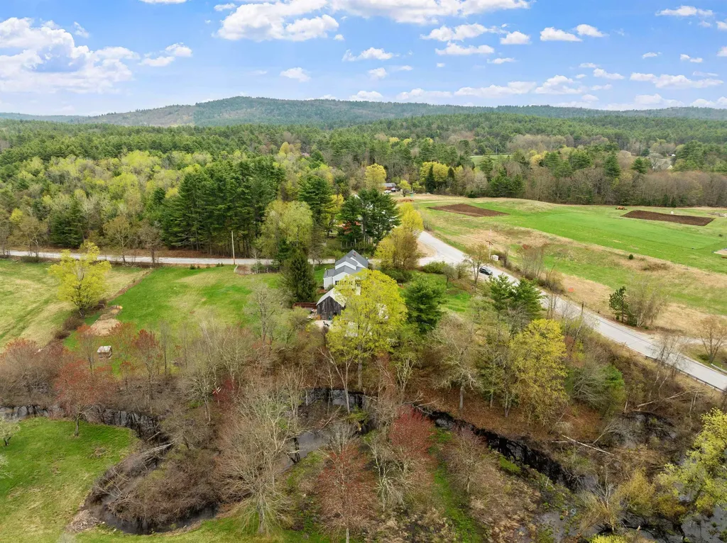 5 Couchtown Road Warner NH 03278