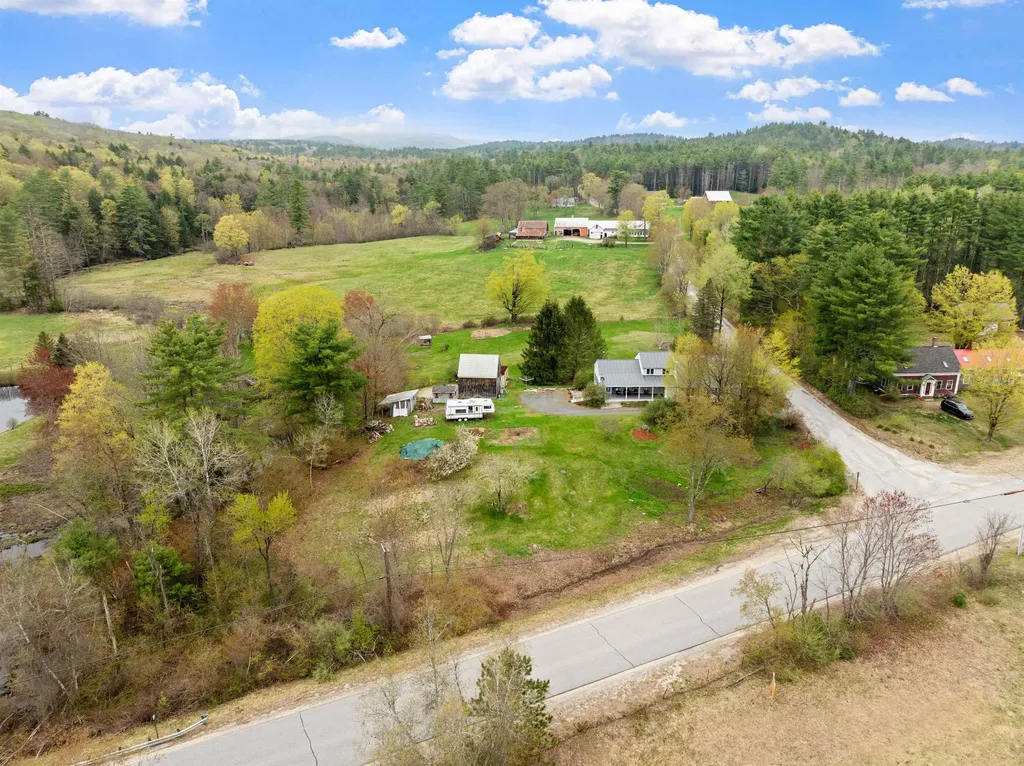 5 Couchtown Road Warner NH 03278