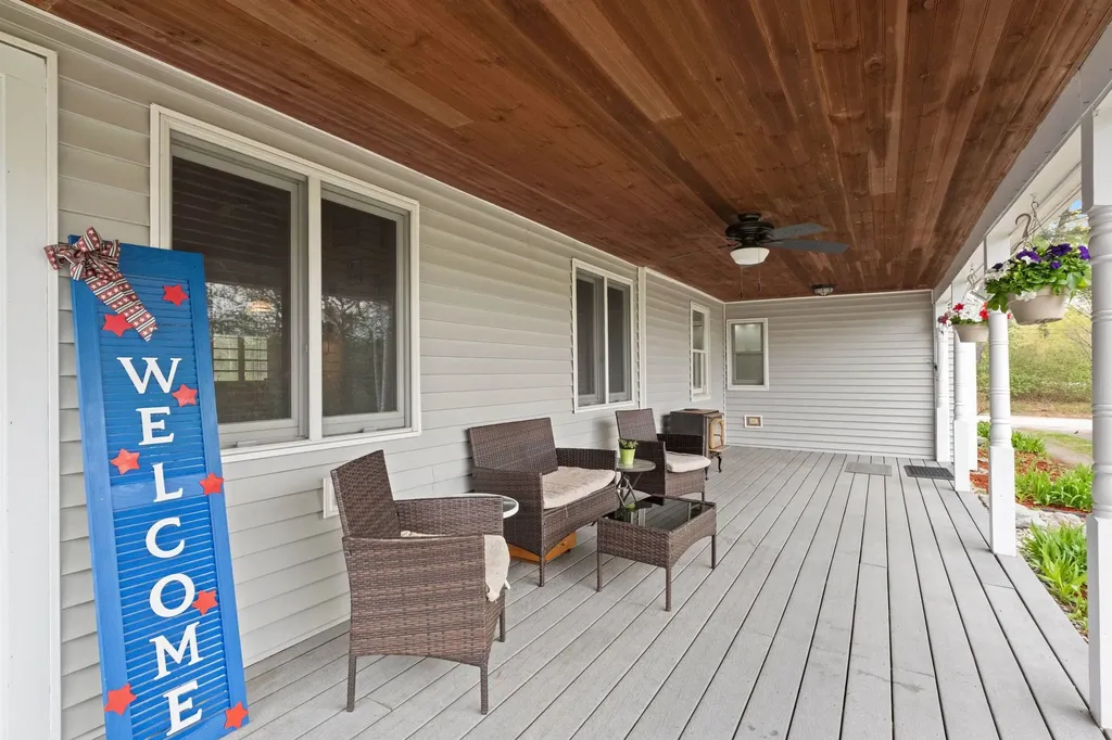 5 Couchtown Road Warner NH 03278