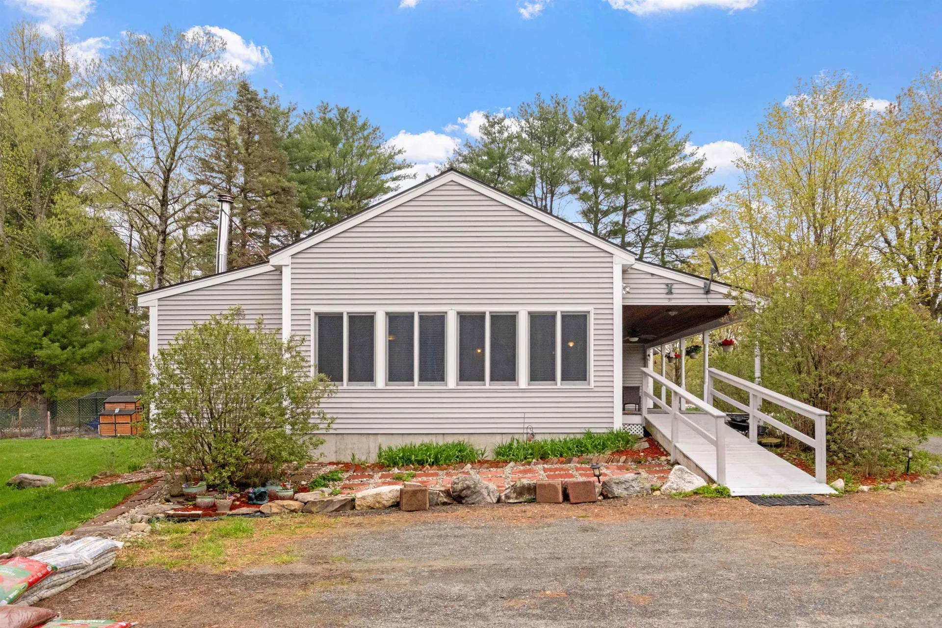 5 Couchtown Road Warner NH 03278