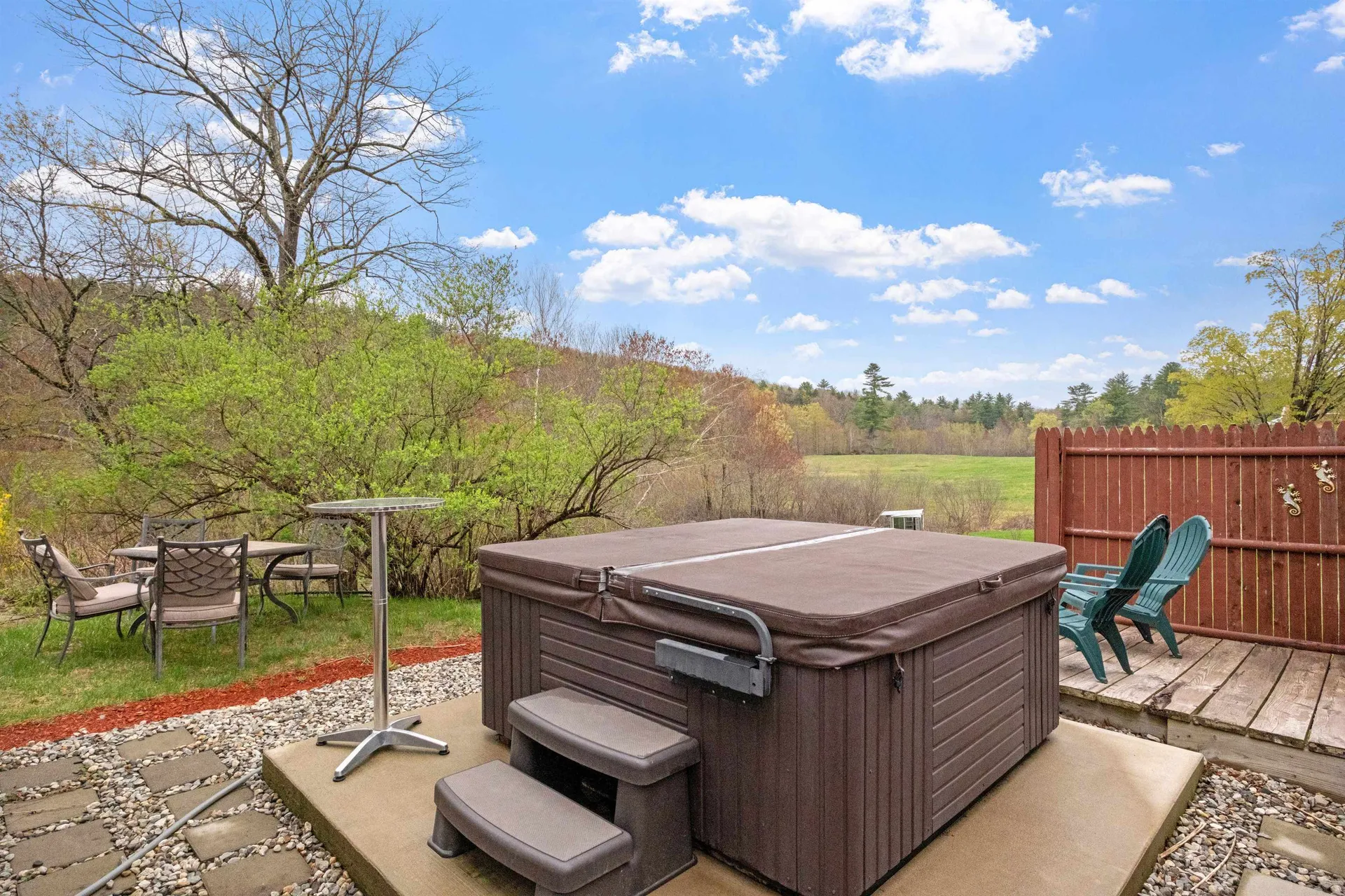 5 Couchtown Road Warner NH 03278