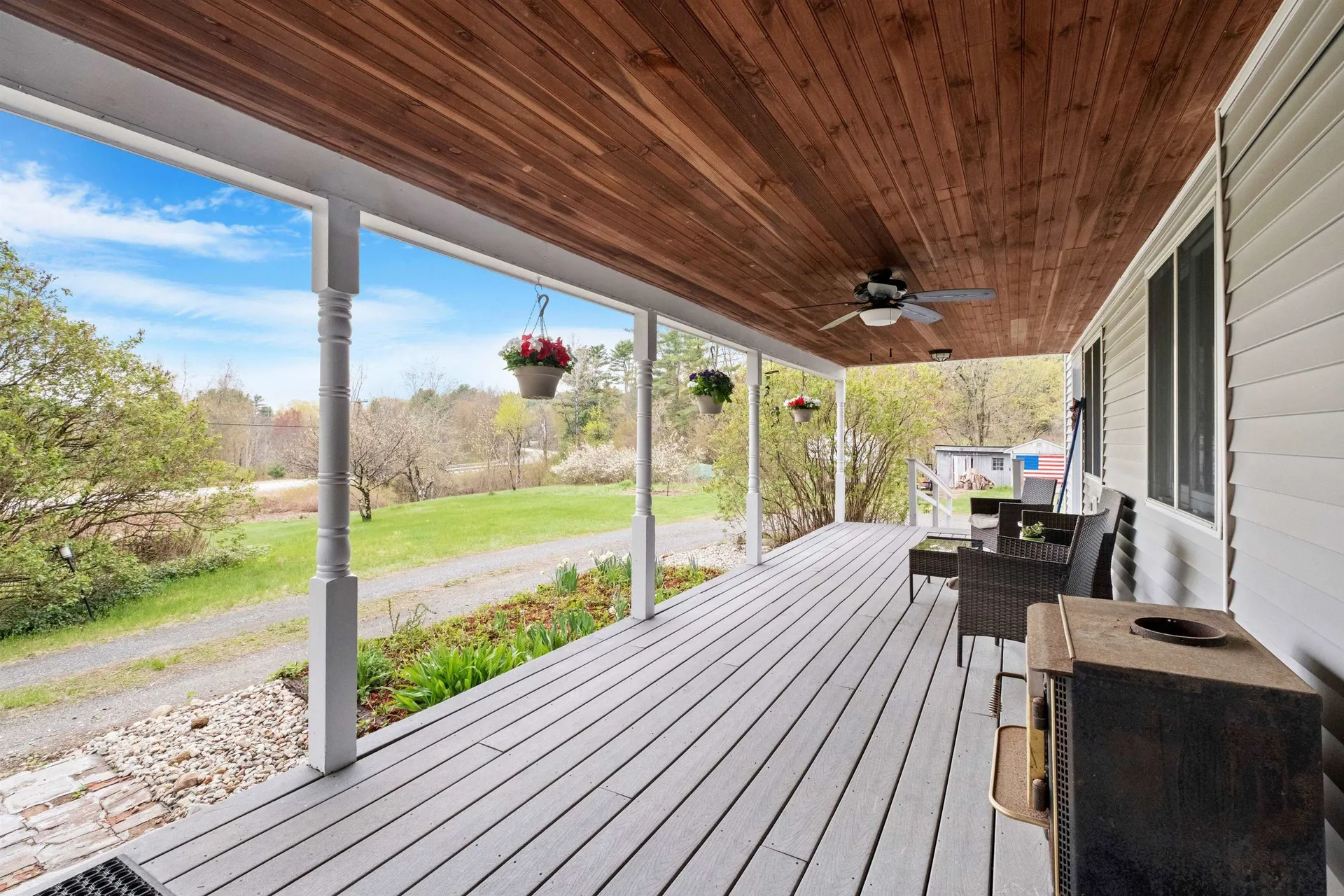 5 Couchtown Road Warner NH 03278